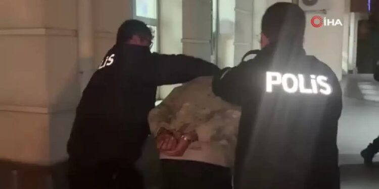 Xadimə evdəki zinyət əşyalarını oğurladı