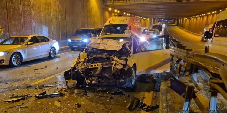 Minik avtomobili və Traktor toqquşdu: 1 yaralı