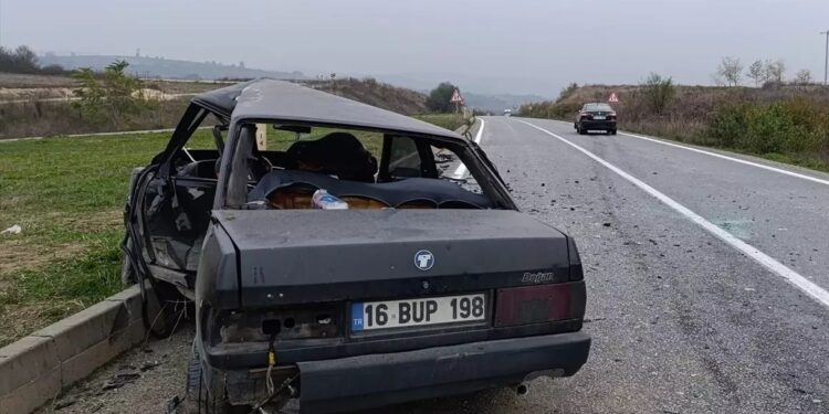 İki avtomobil toqquşdu: 1 ölü, 2 yaralı