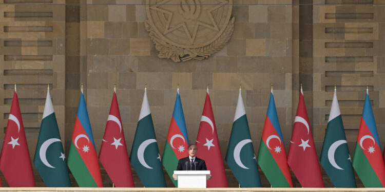 Pakistanın Baş naziri: Bu gün burada böyük vətənpərvərlik eşqi ilə möhtəşəm hadisəni qeyd edən güclü Azərbaycan xalqını görürəm