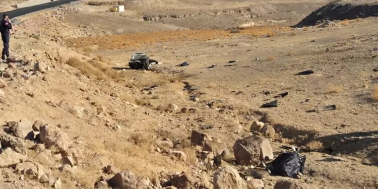 Avtomobil yol kənarına aşdı: 2 ölü, 1 yaralı