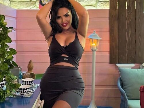 "Onlara 100 manat verilir, mənə isə 500"