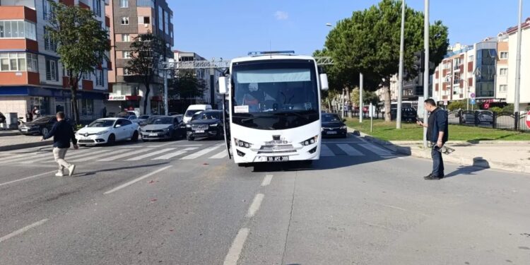 Minik avtomobili pentensiar xidmətin avtomobili ilə toqquşdu