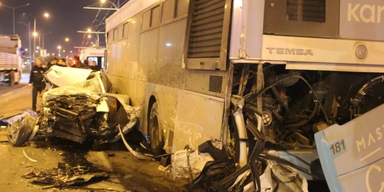 Zəncirvari qəza: 2 ölü, 3 yaralı