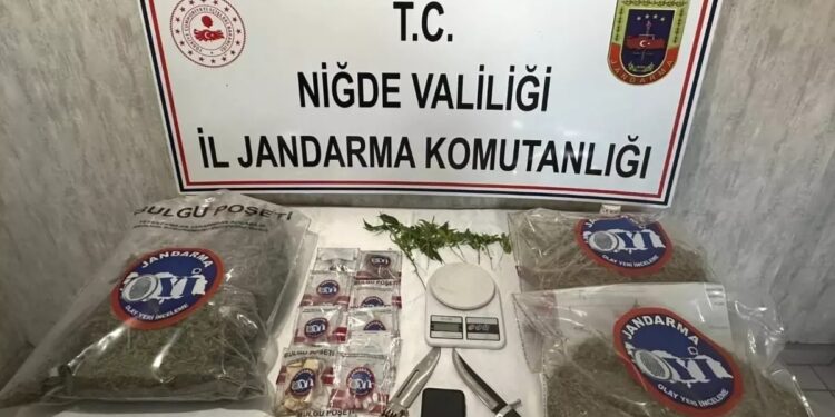 2 narkotik alverçi saxlanıldı