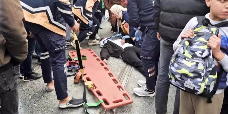 Minik avtomobili və motosiklet toqquşdu: 1 yaralı