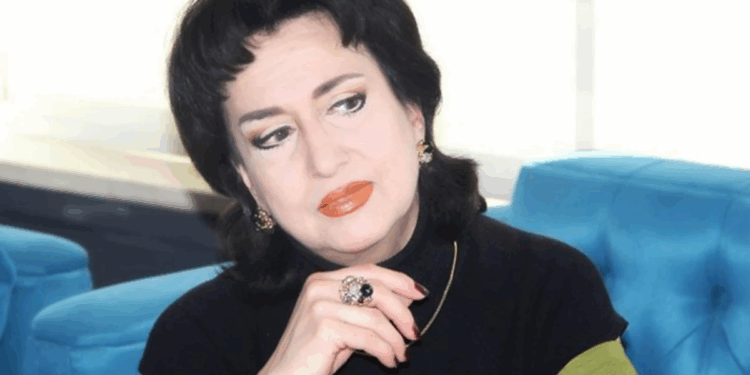 “Orasını-burasını düzəltdirib, sponsor da tapır…”