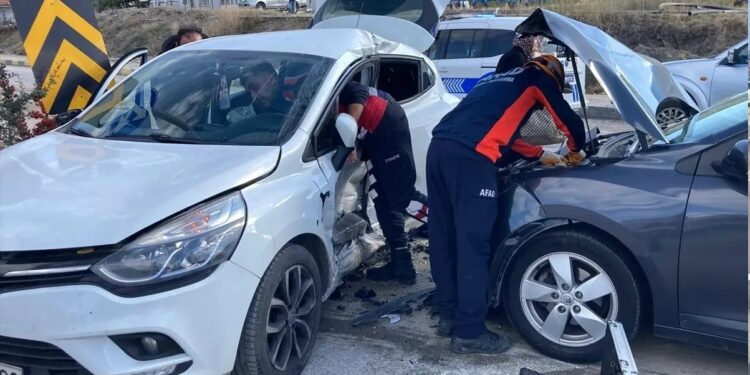 İki avtomobil toqquşdu: 7 yaralı