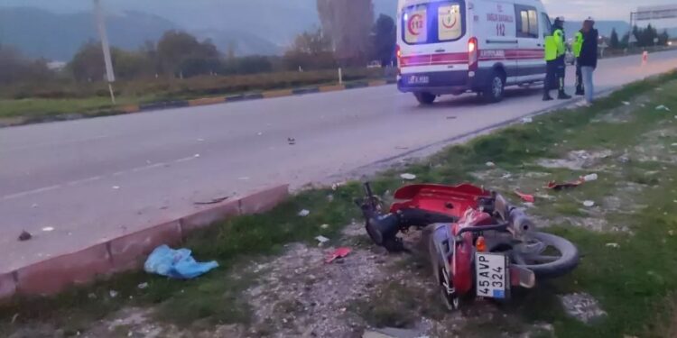 Minik avtomobili və motosiklet toqquşdu: Süriya vətəndaşı yaralandı