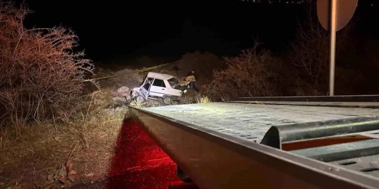 Avtomobil qayalıqlara çırpıldı: Sürücü öldü, hamilə xanımı ağır yaralandı