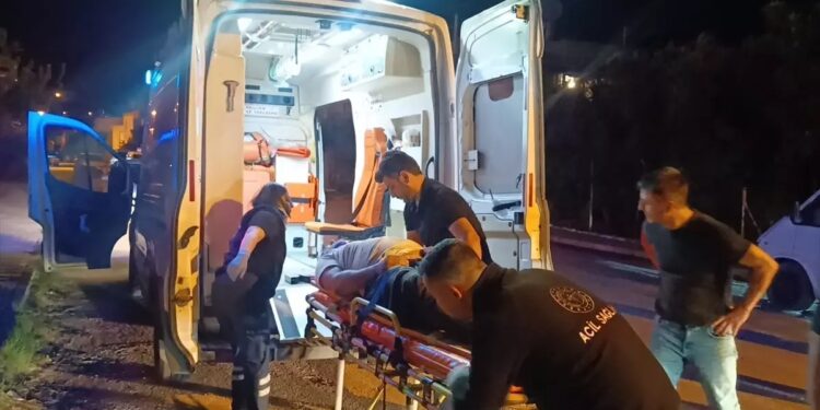 Minik avtomobili və motosiklet toqquşdu: Sürücü yaralandı