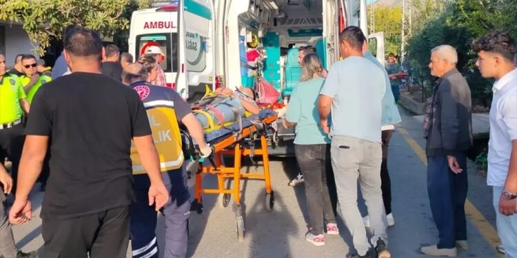 Minik avtomobili və motosiklet toqquşdu: 2 yaralı