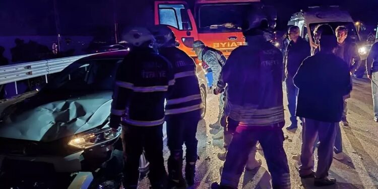 İki avtomobil toqquşdu: 4 yaralı