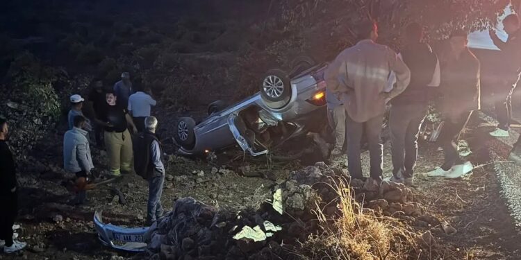 Avtomobil aşdı: 3 yaralı