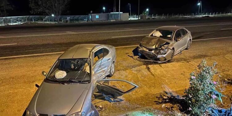 İki avtomobil toqquşdu: 8 yaralı