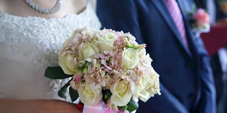 Toy günü oğlan evinin döşəməsi ÇÖKDÜ - VİDEO