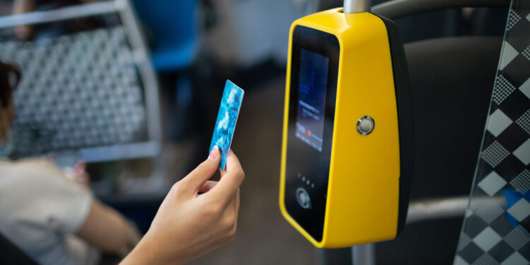 Mastercard açıq dövrəli nəqliyyat ödənişləri ilə Azərbaycanda mobilliyin gələcəyinə töhfə verir