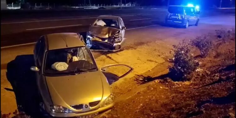 İki avtomobil toqquşdu: 12 yaralı