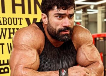 “Babəkin yerinə başqası olsaydı, qarşımda 2 dəqiqə tab gətirməzdi”