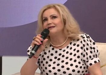 “Gəlməyim üçün 100 min manat təklif etdi, yox dedim”