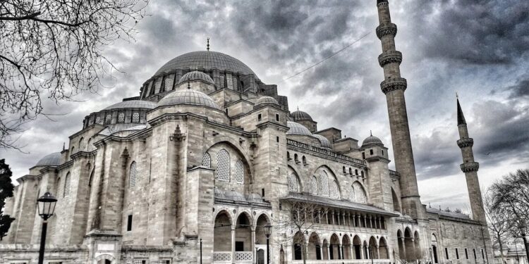 Tarixi və təbii gözəlliklər şəhəri Tekirdağ