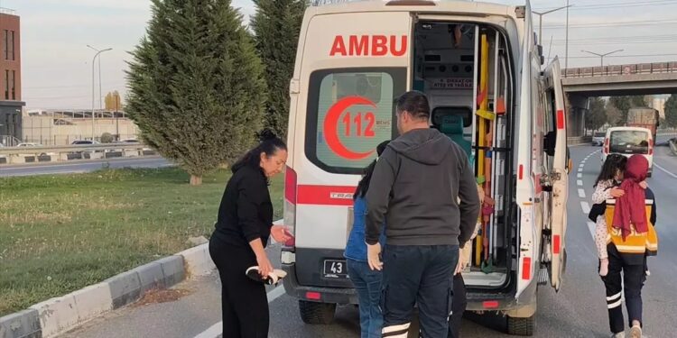 İki avtomobil toqquşdu: 3 yaralı