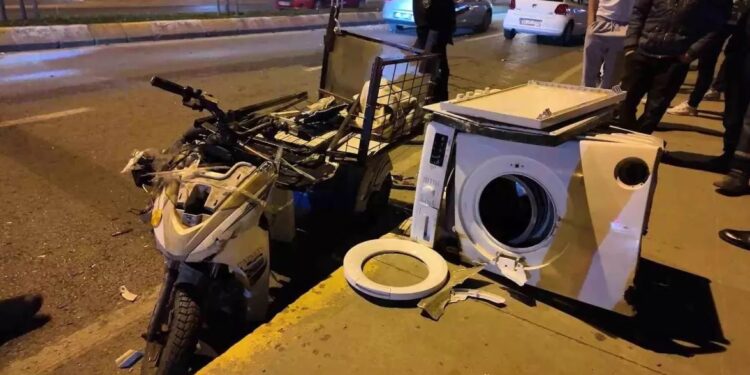 Minik avtomobili və motosiklet toqquşdu: 1 yaralı