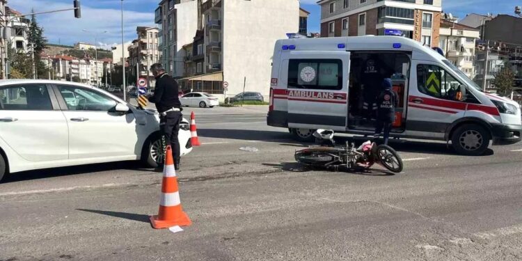 Minik avtomobili və motosiklet toqquşdu: 2 yaralı