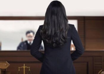 Azərbaycanda qadın ərinin sinif yoldaşına zəng etdiyinə görə döyüldü