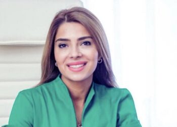 Vəzifəli şəxslər tərəfindən 11 min manatı ələ keçirilən həkim Aytən Səfərova imiş…