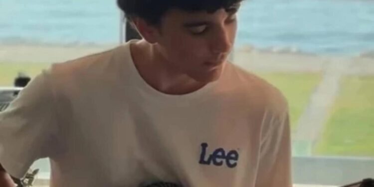 16 yaşlı oğlan enerji içkisindən öldü - FOTO