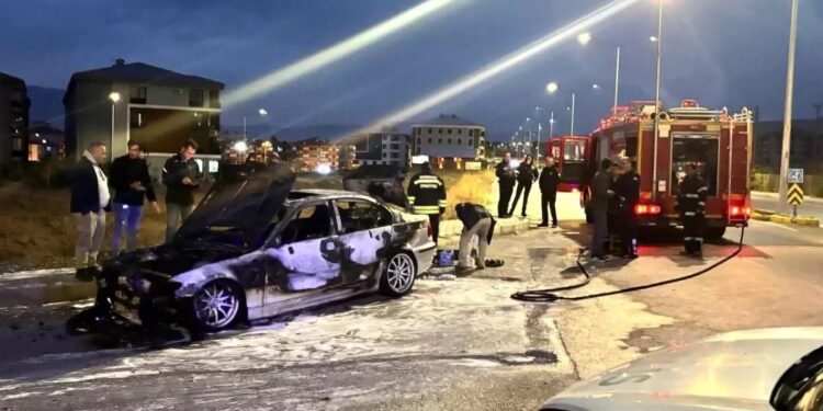 Hərəkətdə olan avtomobil yandı