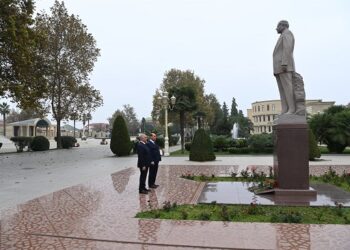 “Azərişıq” ASC-nin sədri Vüqar Əhmədov Bərdədə vətəndaşları qəbul edib