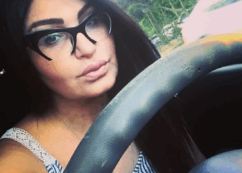 Meyxanaçı sevgilisinin müdafiəsinə qalxdı: “Qüruru ilə oynamayın, o, KİŞİDİR”