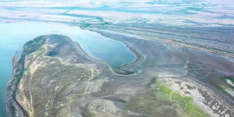 Xəzər dənizi iki hissəyə bölünəcək - Alim