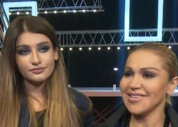 Rəqsanənin qızı gözəllik salonunda işləməsindən DANIŞDI