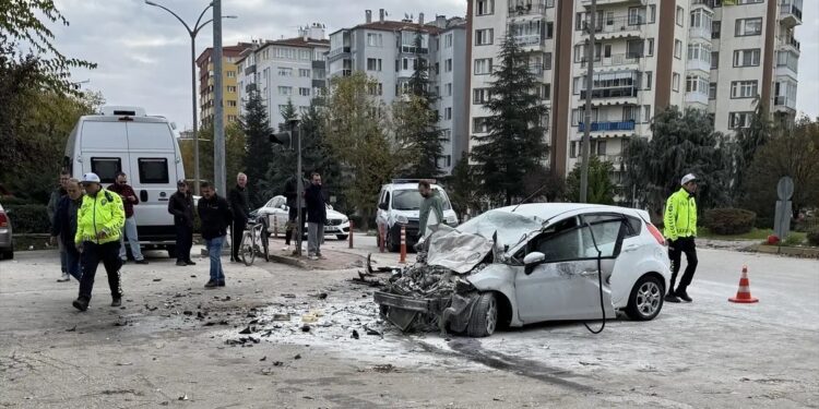 Minik avtomobili və yük maşını toqquşdu: 70 yaşlı sürücü öldü