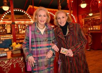 “Eurovision” iştirakçıları əkiz bacılar evdə ölü tapıldı – FOTO