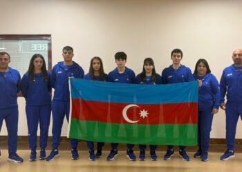 Stolüstü tennisçilər Ər-Riyada yollanıblar