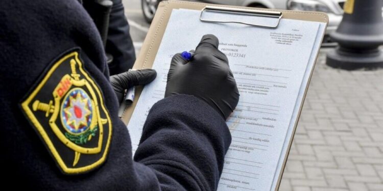 Bu şəxslər hərbi biletə görə cərimələnir