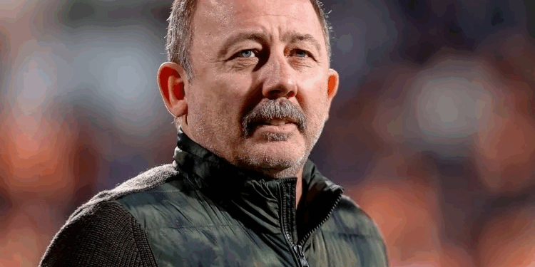 Sergen Yalçın xəstəxanaya yerləşdirildi