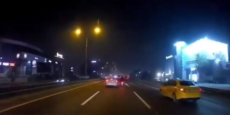 Avtomobil baryerlərə çırpıldı