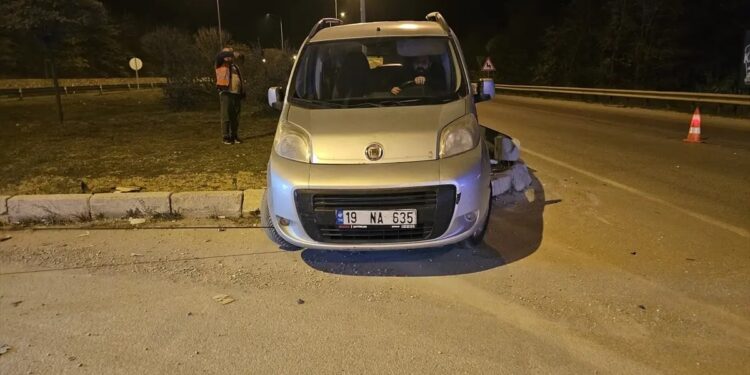 İki avtomobil toqquşdu: 4 yaralı