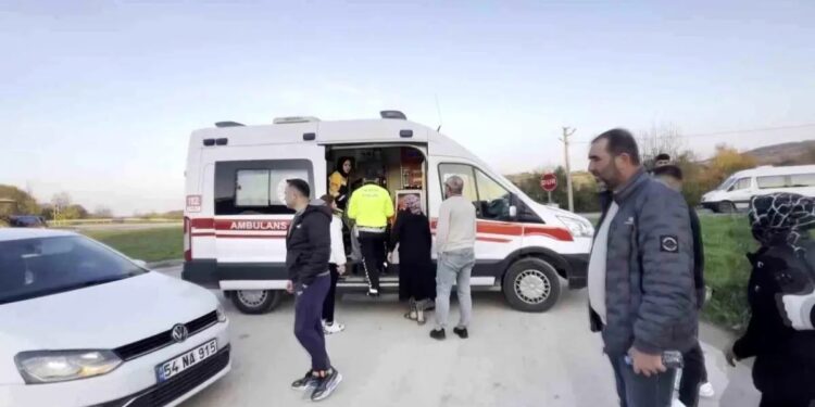 Minik avtomobili və motosiklet toqquşdu: 2 yaralı