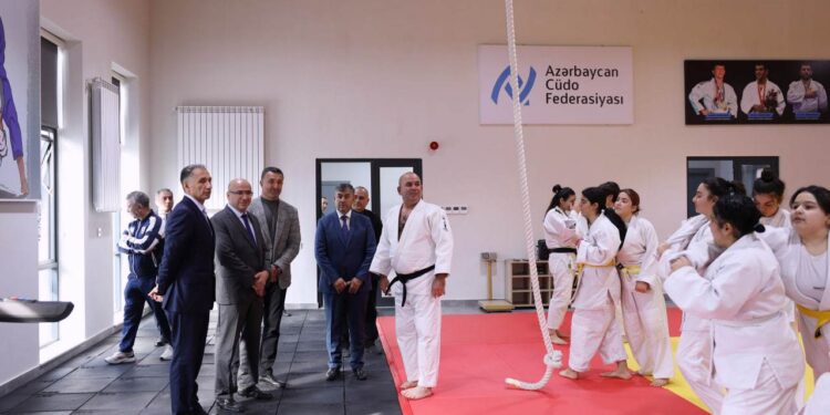 Rəşad Nəbiyev İmişlidə yeni fəaliyyətə başlamış cüdo zalına baxış keçirib