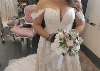 Gəlin toyda masaya çıxaraq bəy üçün RƏQS ETDİ – VİDEO