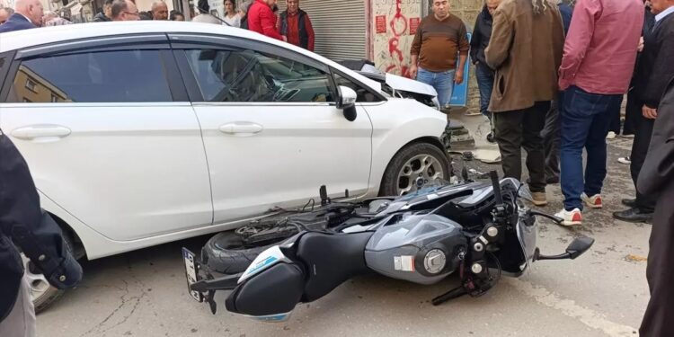 Minik avtomobili və motosiklet toqquşdu: 1 yaralı