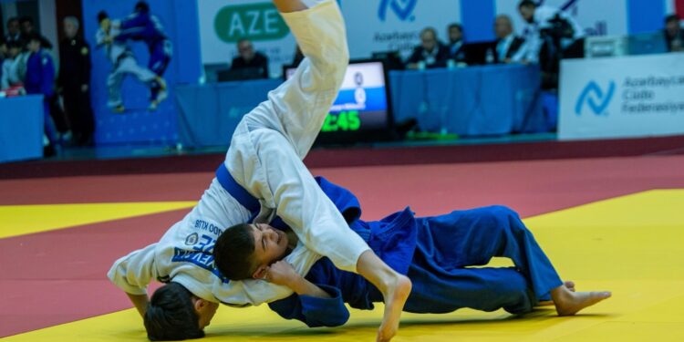 U-14 yeniyetmələr arasında Liqa yarışının IV turu start götürüb