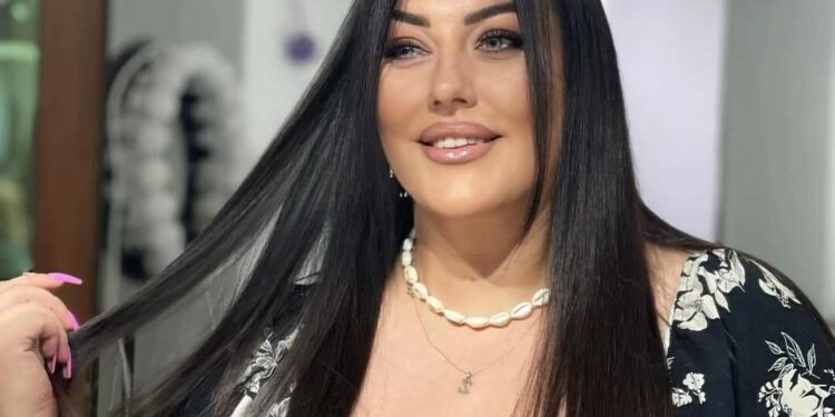 Zarinanın göz yaşları "sel oldu" - VİDEO