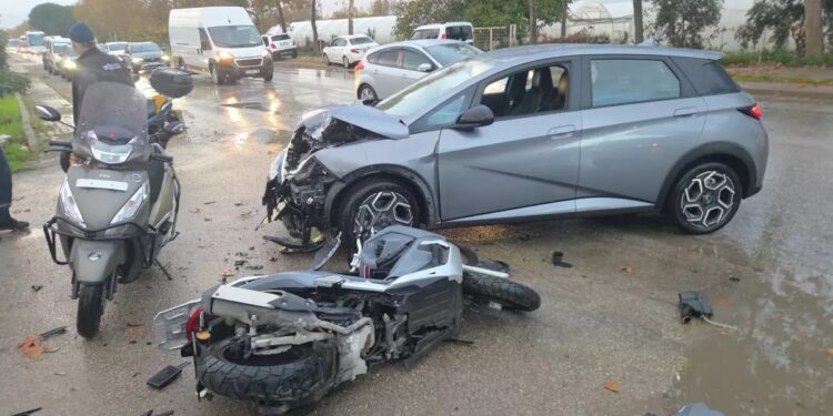 Minik avtomobili və motosiklet toqquşdu: 2 yaralı